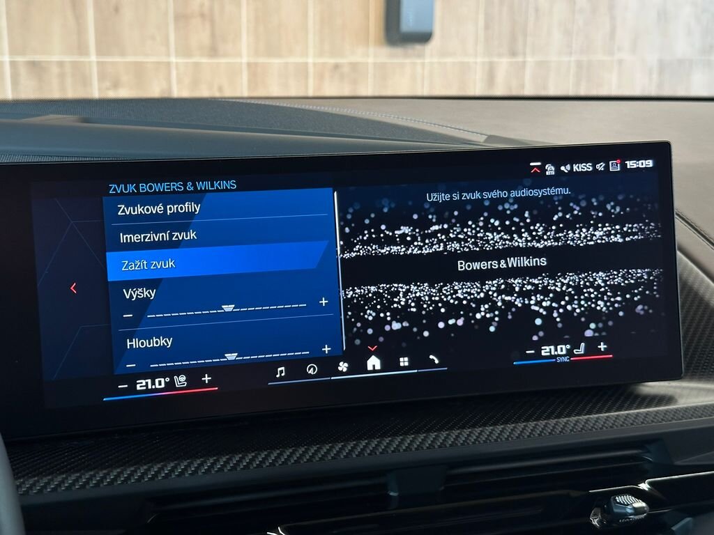 BMW XM SUV / Terénní 4,4 l 480 kw