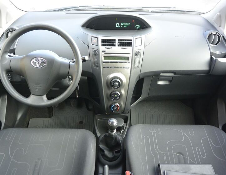 Toyota Yaris 12