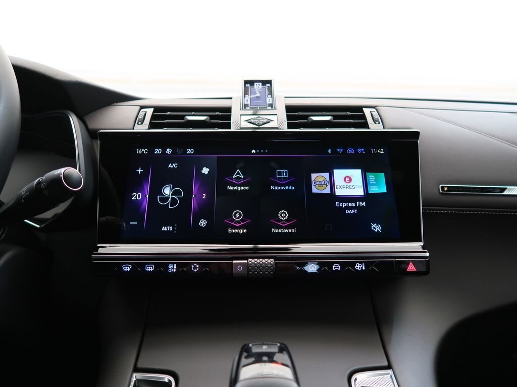 DS Automobiles DS7 Crossback SUV / Terénní 1,6 l 133 kw