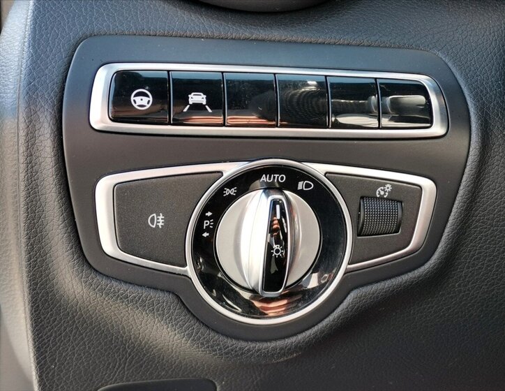 Mercedes-Benz Třídy C Kabriolet 2,0 l 180 kw