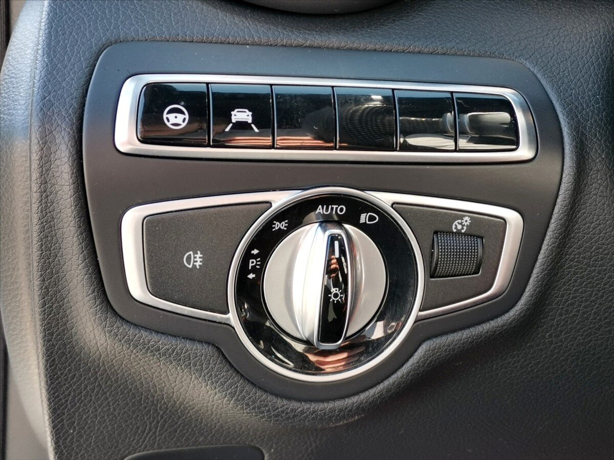 Mercedes-Benz Třídy C Kabriolet 2,0 l 180 kw