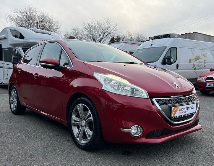 Peugeot 208 15