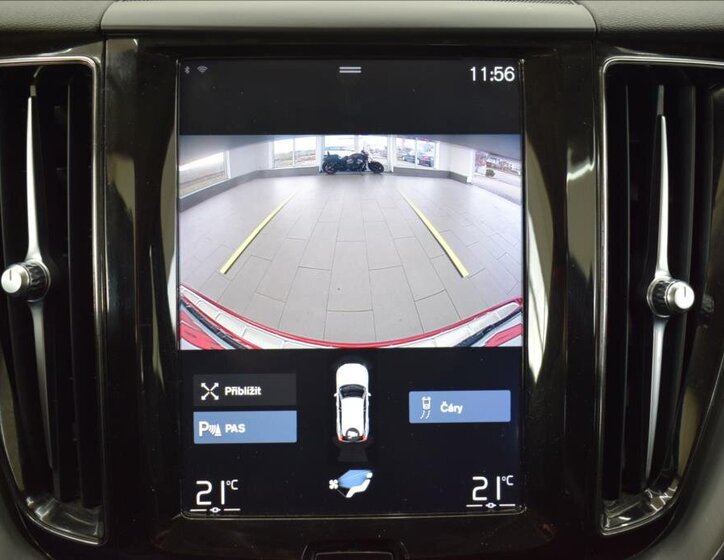 Volvo XC60 SUV / Terénní 2,0 l 223 kw