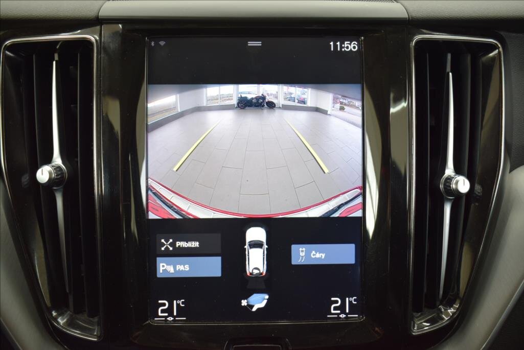 Volvo XC60 SUV / Terénní 2,0 l 223 kw