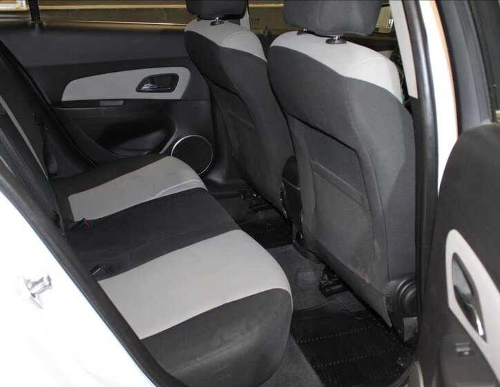 Chevrolet Cruze Sedan / Limuzína 2,0 l 120 kw