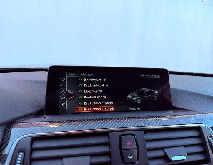 BMW M4 Kupé 3,0 l 317 kw