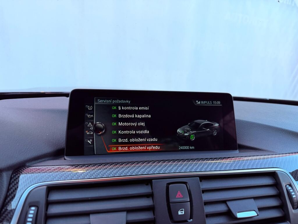 BMW M4 Kupé 3,0 l 317 kw