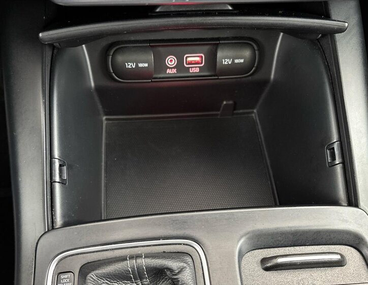 KIA Sorento SUV / Terénní 2,2 l 147 kw