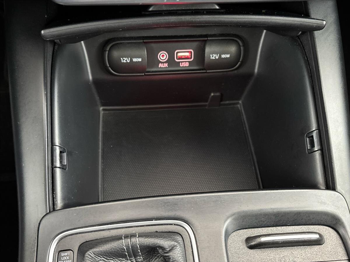 KIA Sorento SUV / Terénní 2,2 l 147 kw