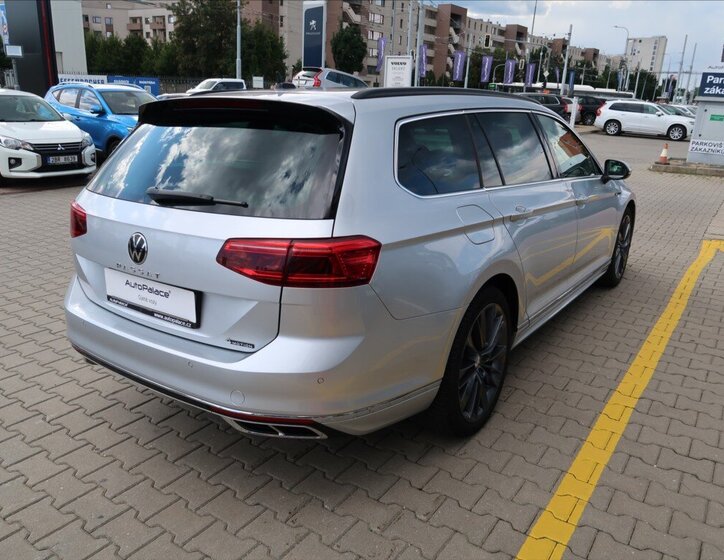 Volkswagen Passat Kombi 2,0 l 147 kw