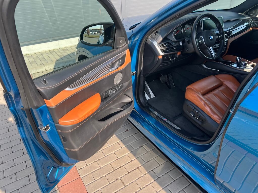 BMW X6 SUV / Terénní 4,4 l 512 kw
