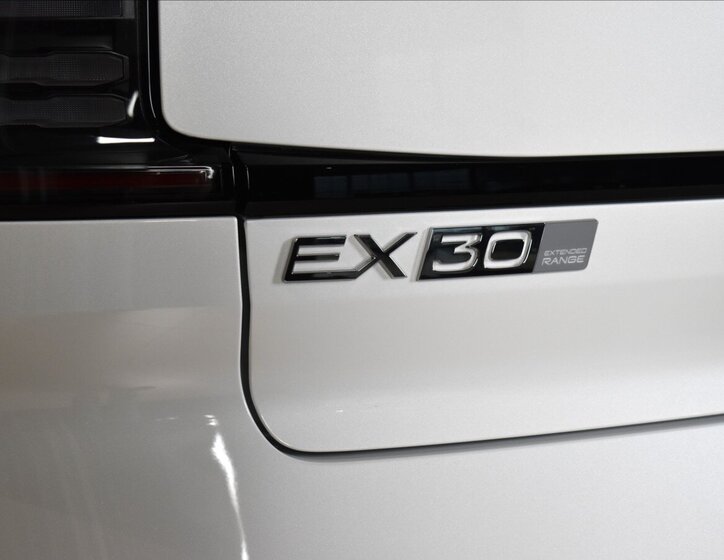 Volvo EX30 SUV / Terénní 0,0 200 kw