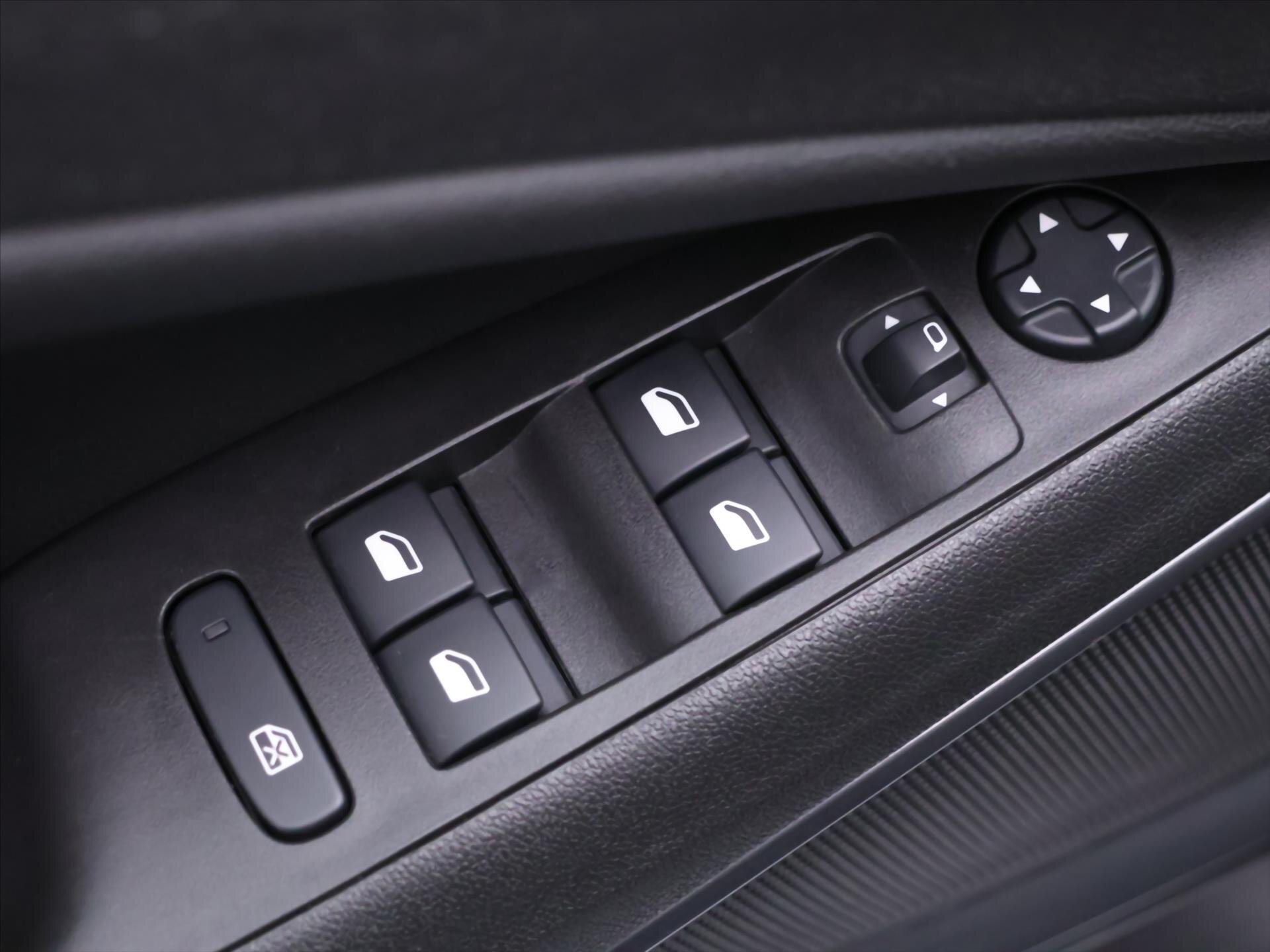 Opel Crossland SUV 1,2 l 81 kw