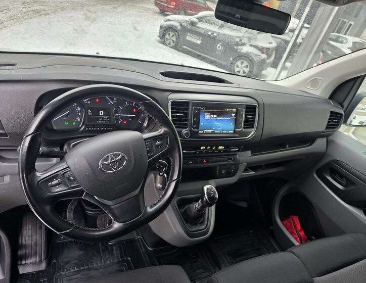 Toyota ProAce 13