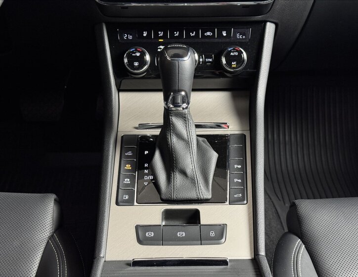 Škoda Superb Kombi 1,4 l 160 kw