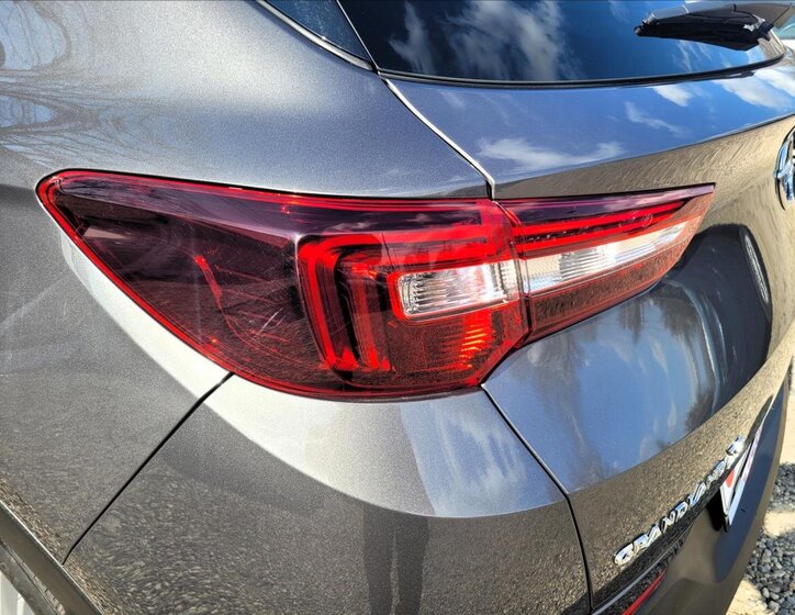 Opel Grandland X SUV / Terénní 1,5 l 96 kw