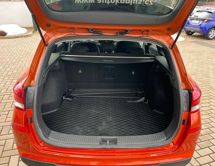 Hyundai i30 Kombi 998,0 73 kw