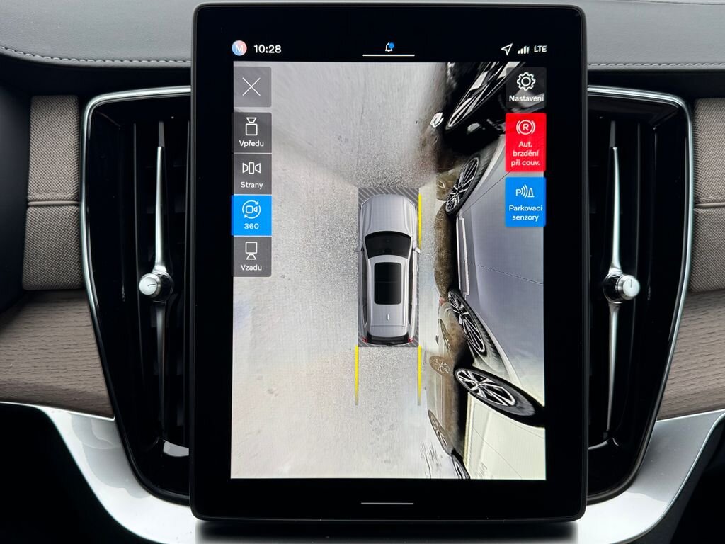 Volvo XC90 SUV / Terénní 2,0 l 335 kw