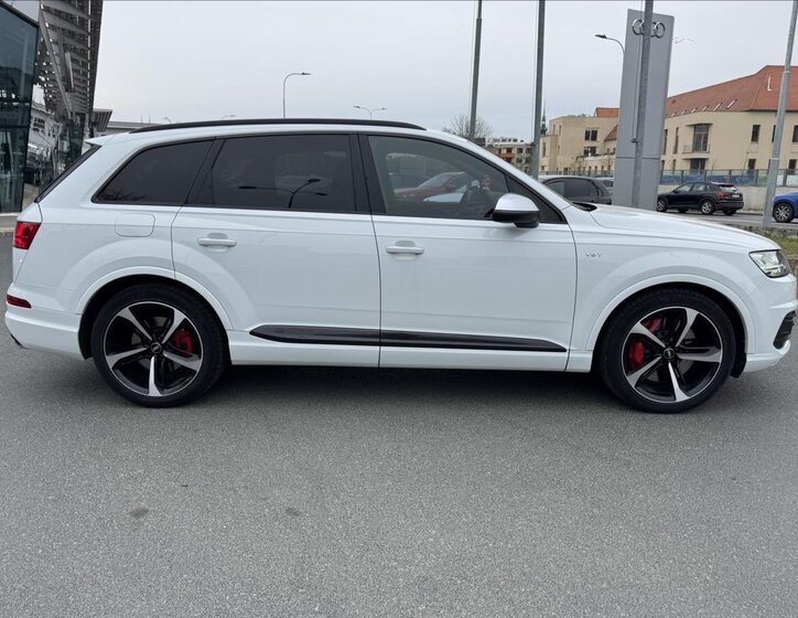 Audi SQ7 SUV / Terénní 4,0 l 320 kw