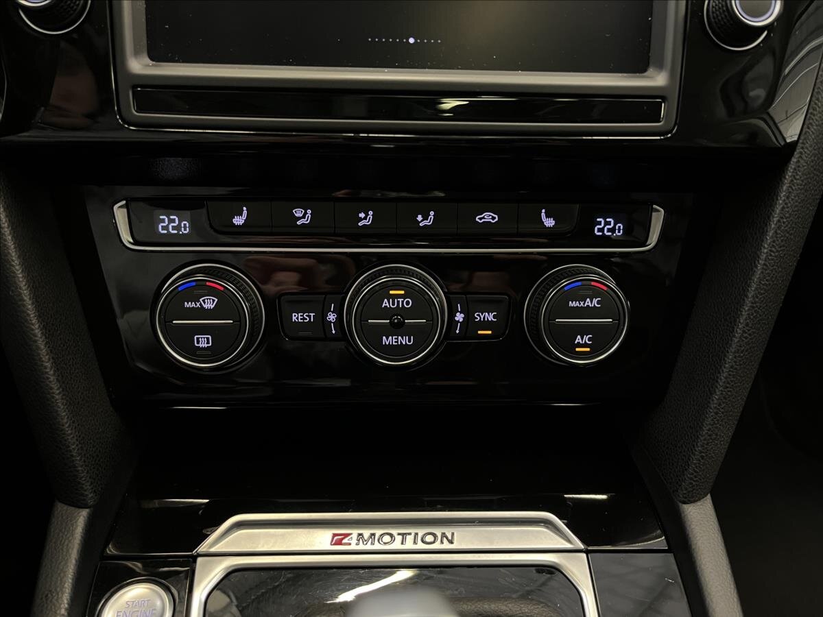 Volkswagen Passat Sedan / Limuzína 2,0 l 176 kw