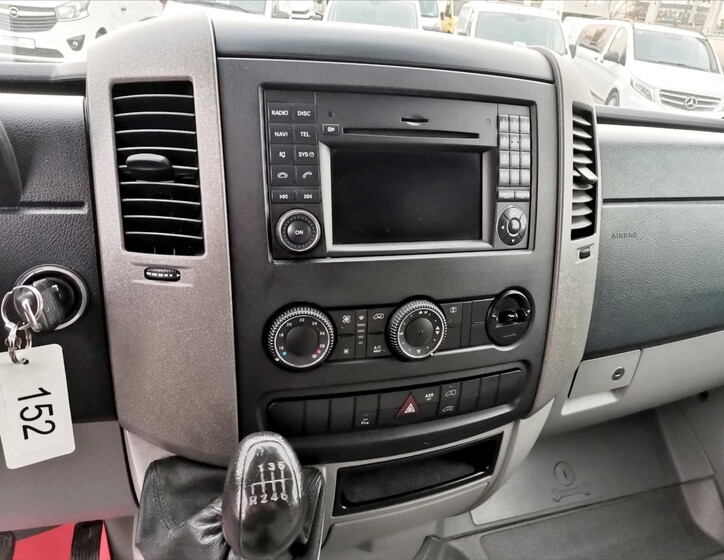 Volkswagen Crafter 9