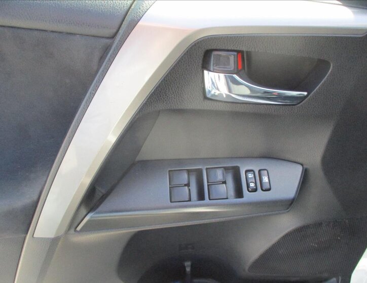 Toyota RAV4 SUV 2,5 l 145 kw