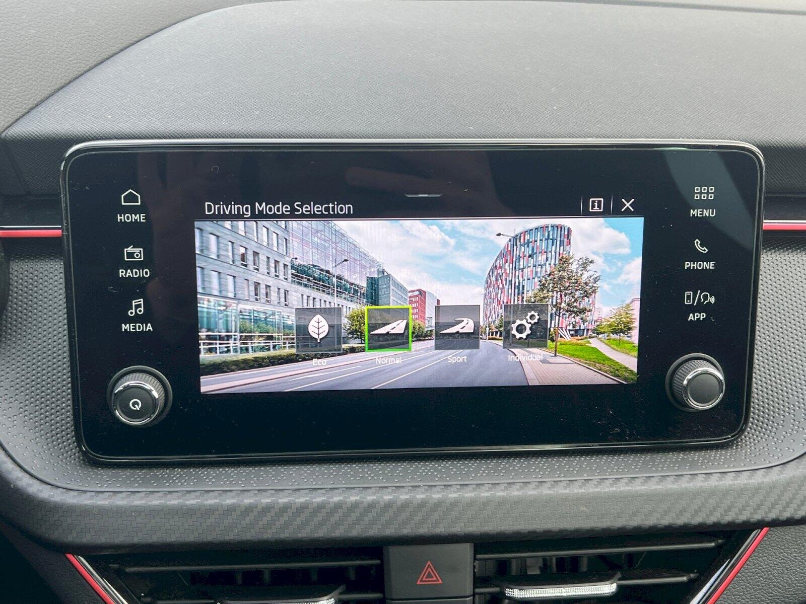 Škoda Scala Hatchback 1,0 l 85 kw