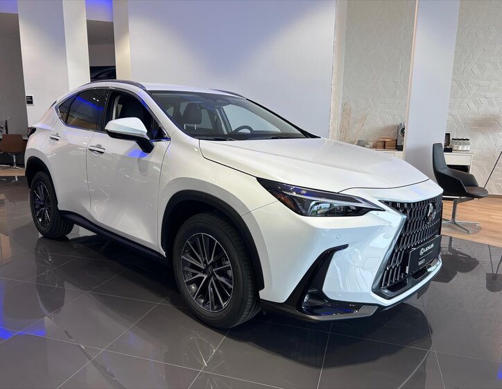 Lexus NX 350h SUV / Terénní 2,5 l 146 kw