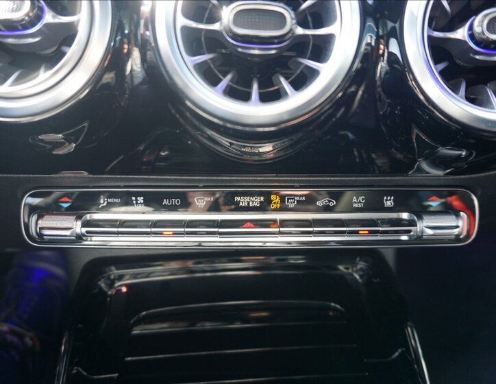 Mercedes-Benz CLA Kupé 2,0 l 225 kw