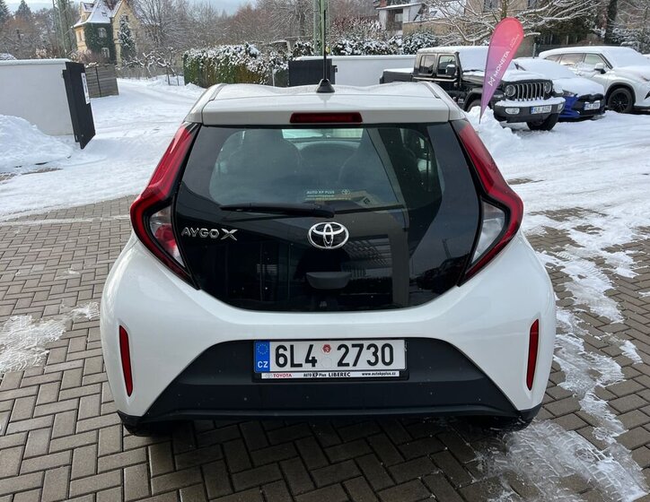 Toyota Aygo Hatchback 998,0 53 kw