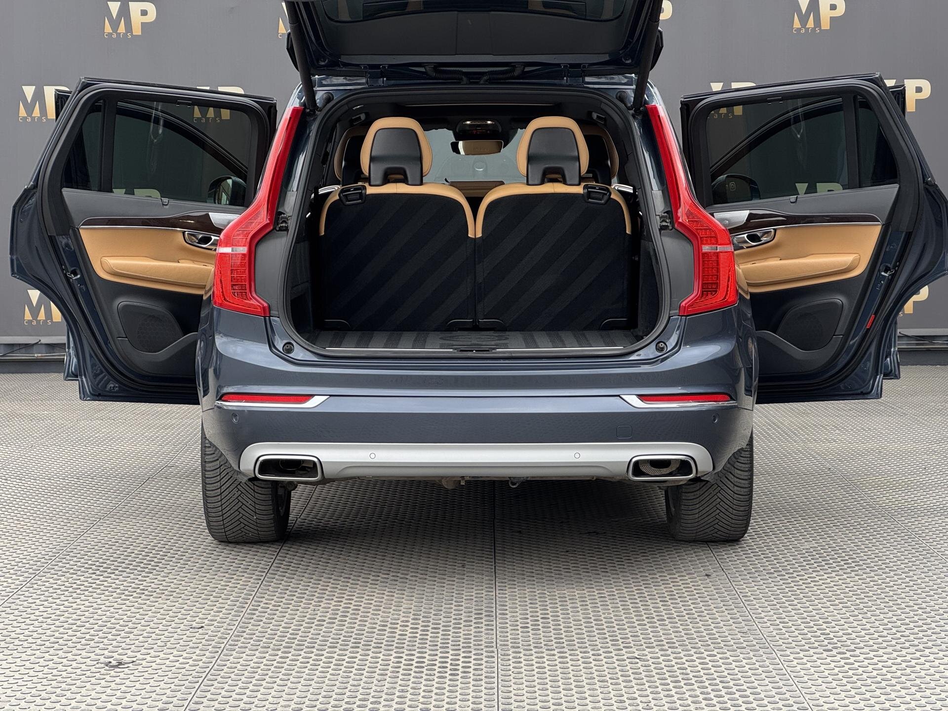 Volvo XC90 SUV / Terénní 2,0 l 173 kw