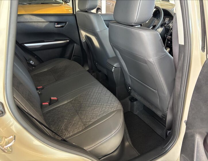 Suzuki Vitara SUV / Terénní 1,4 l 81 kw