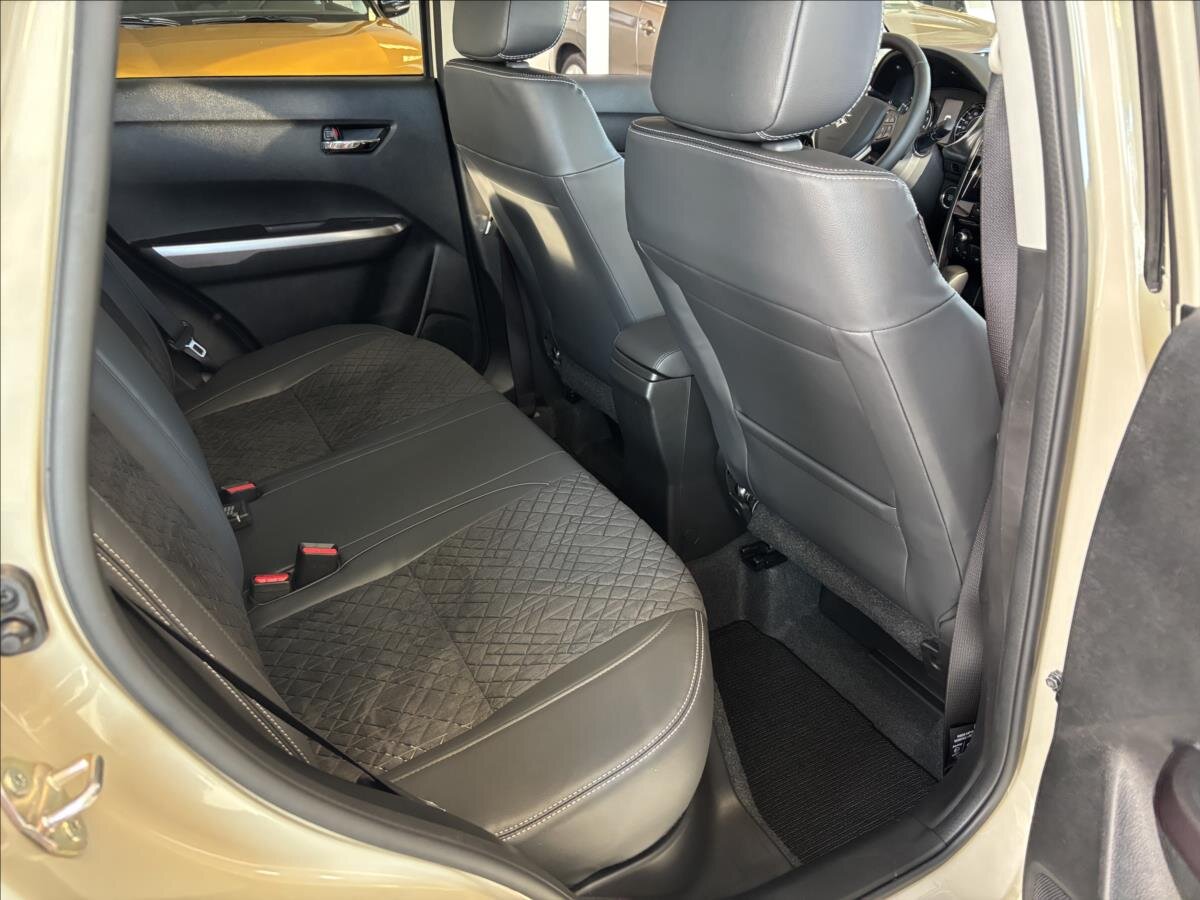 Suzuki Vitara SUV / Terénní 1,4 l 81 kw