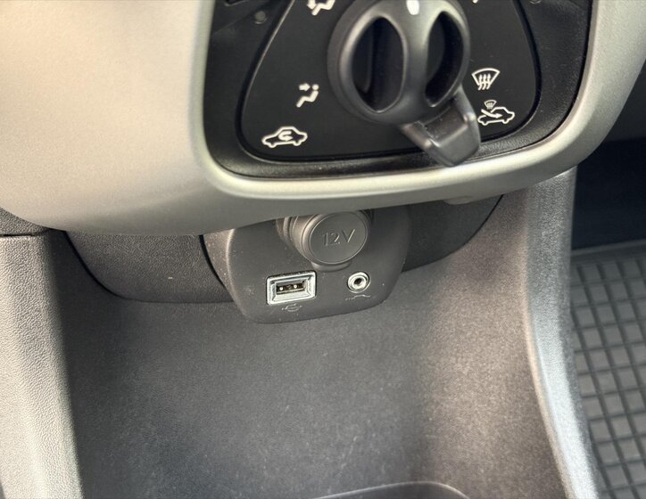 Toyota Aygo Hatchback 998,0 51 kw