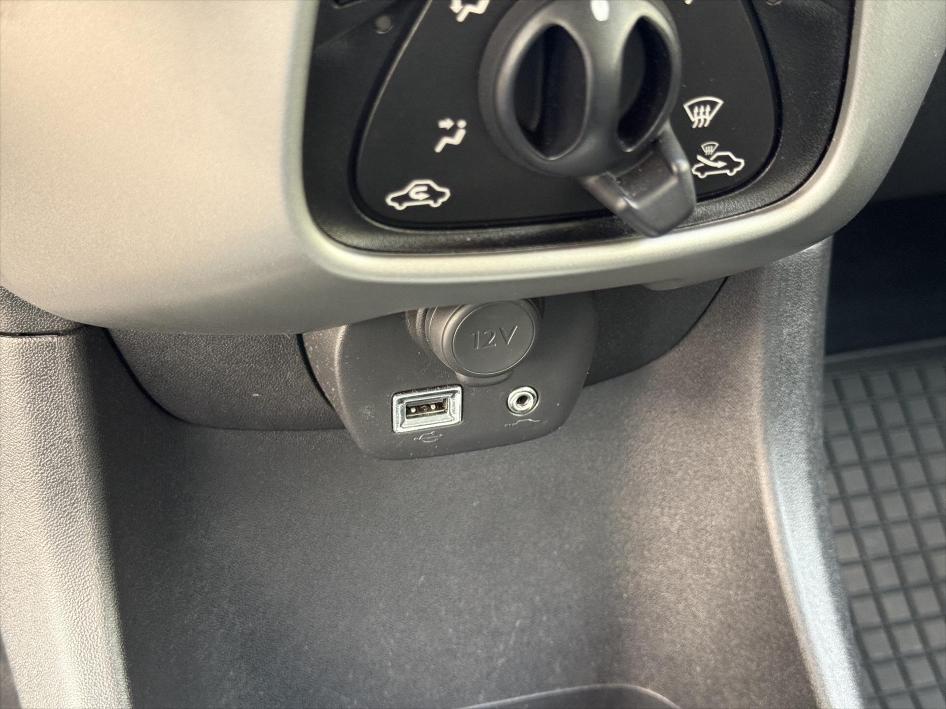 Toyota Aygo Hatchback 998,0 51 kw