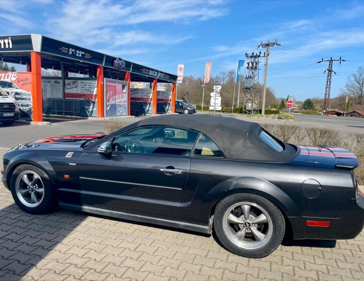 Ford Mustang Kabriolet 4,0 l 157 kw
