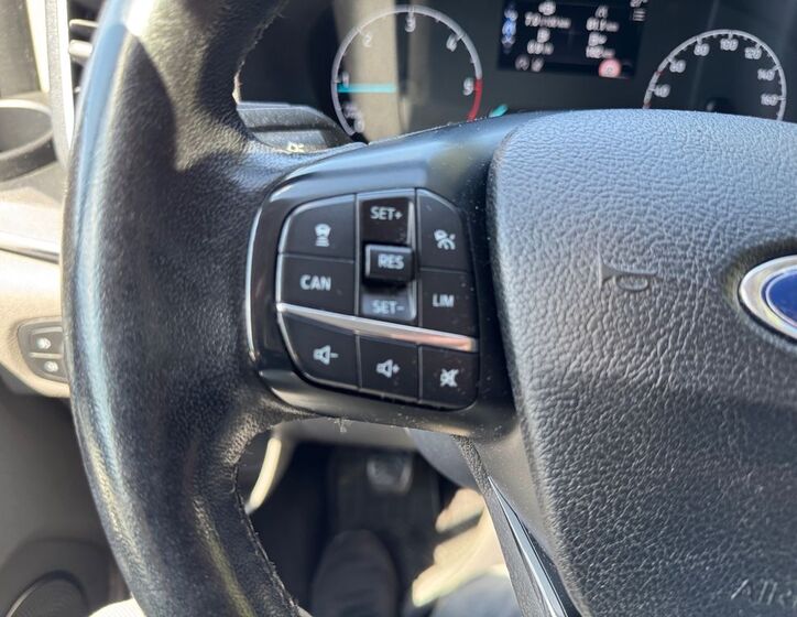 Ford Tourneo Custom 17