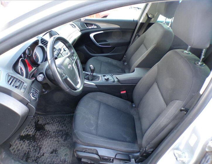 Opel Insignia Hatchback 2,0 l 118 kw