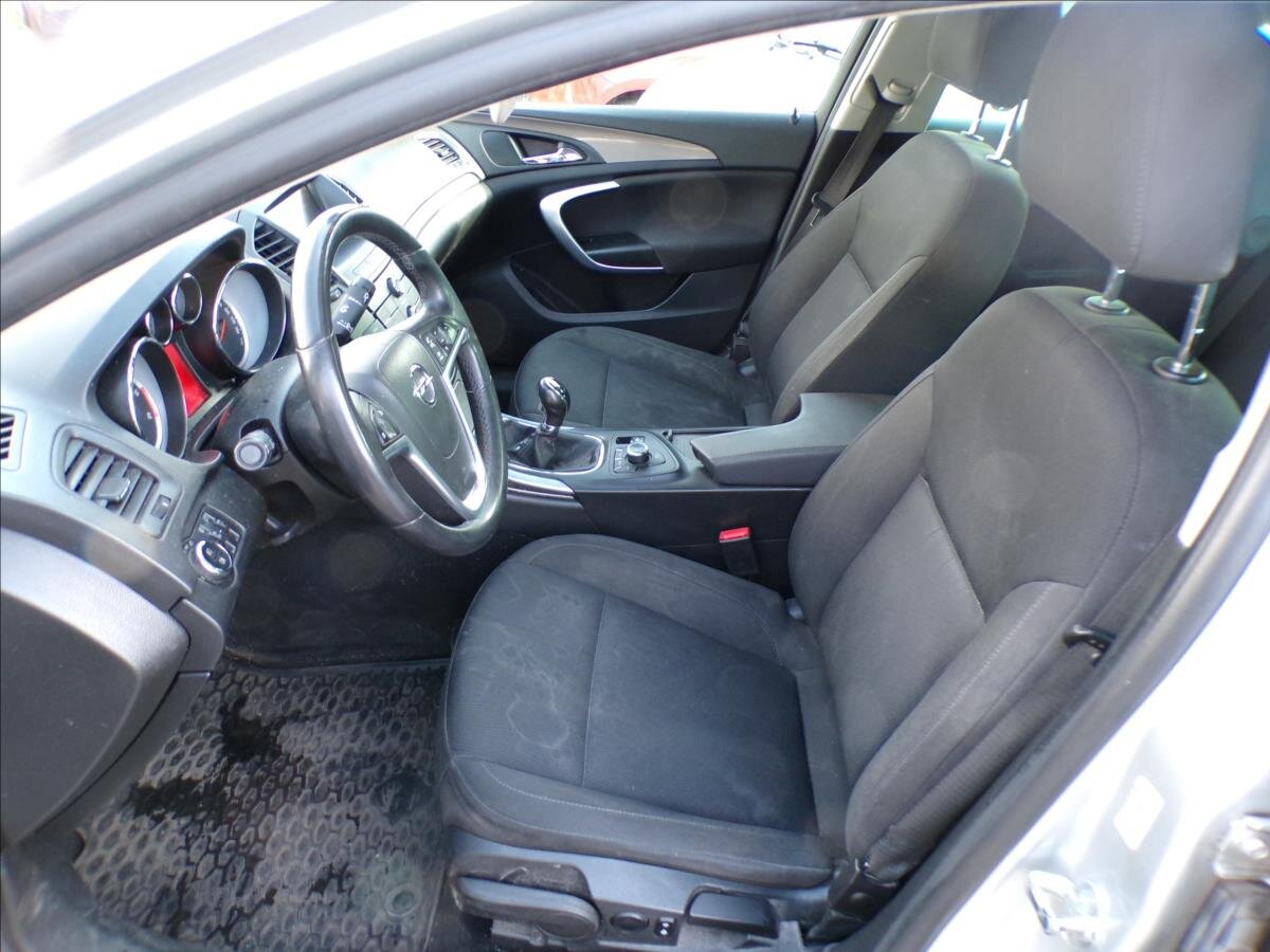 Opel Insignia Hatchback 2,0 l 118 kw