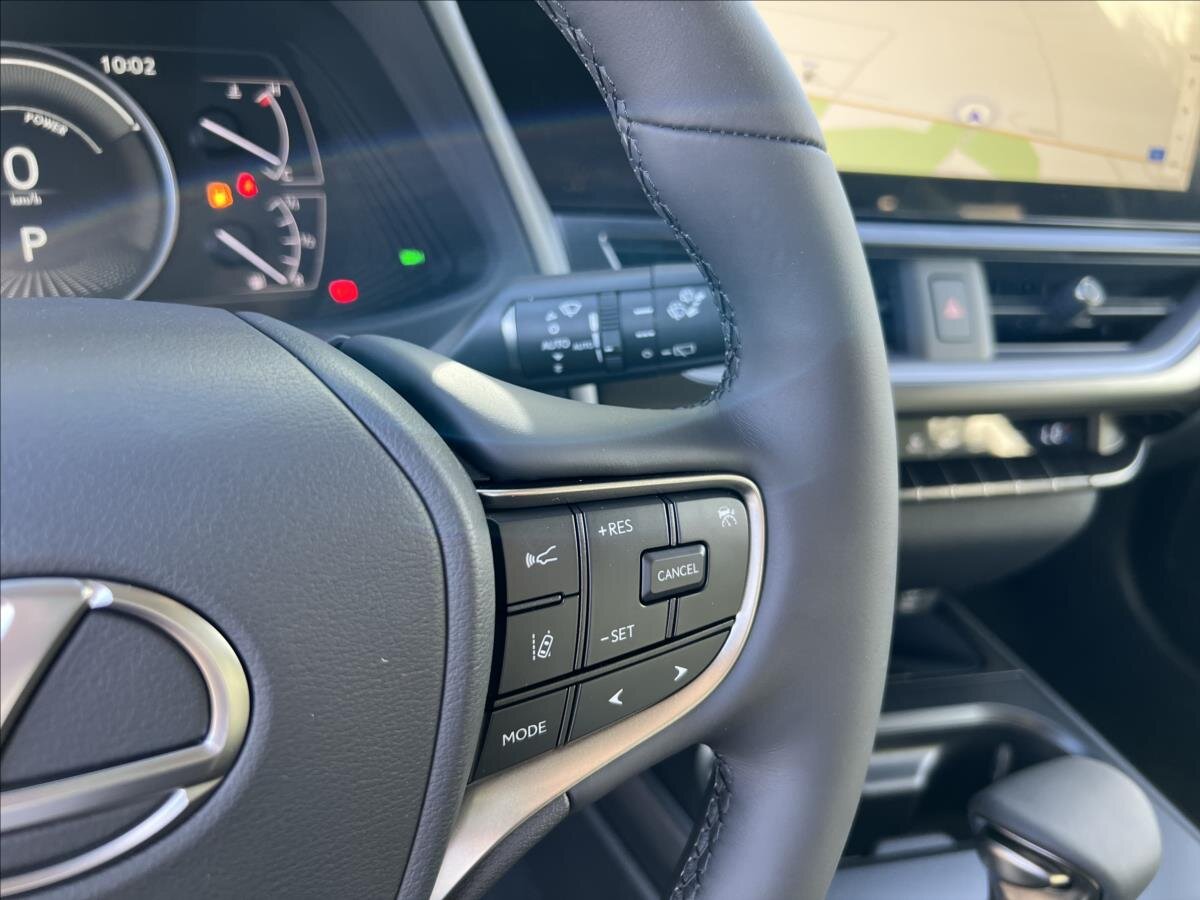 Lexus UX 250h CUV 2,0 l 135 kw