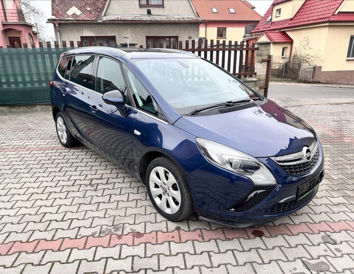 Opel Zafira 1