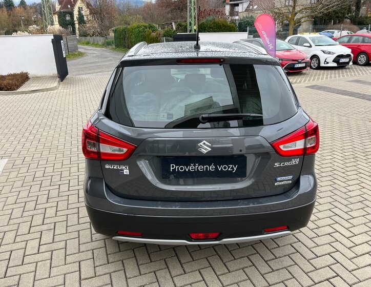 Suzuki SX4 S-Cross 5