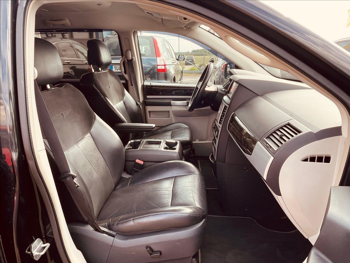Chrysler Grand Voyager MPV 2,8 l 120 kw