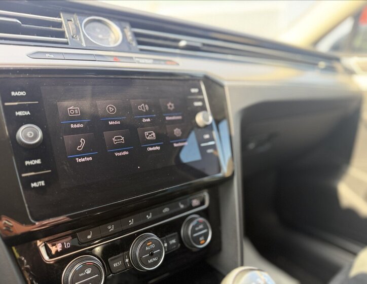 Volkswagen Passat Sedan / Limuzína 2,0 l 110 kw