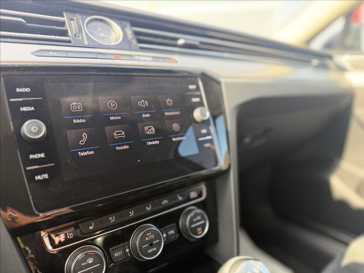 Volkswagen Passat Sedan / Limuzína 2,0 l 110 kw