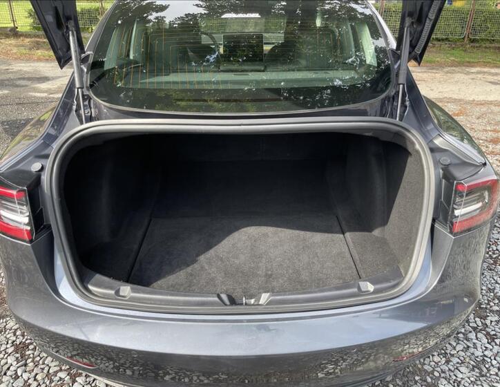 Tesla Model 3 37
