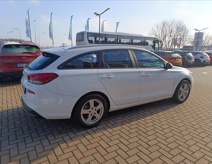 Hyundai i30 Kombi 998,0 88 kw