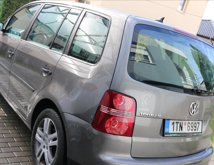 Volkswagen Touran 5