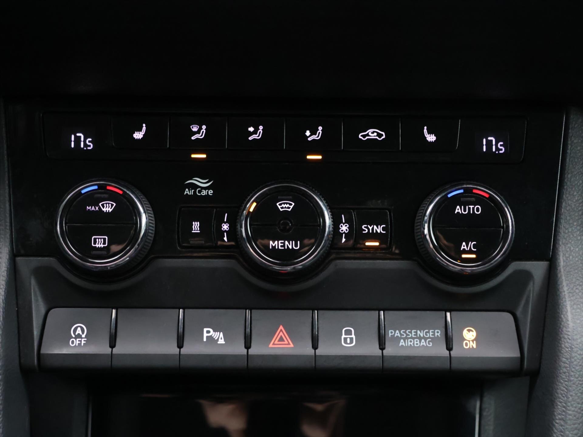 Škoda Karoq SUV / Terénní 1,6 l 85 kw