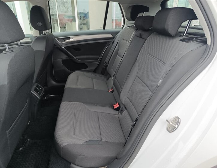 Volkswagen Golf Hatchback 1,2 l 81 kw